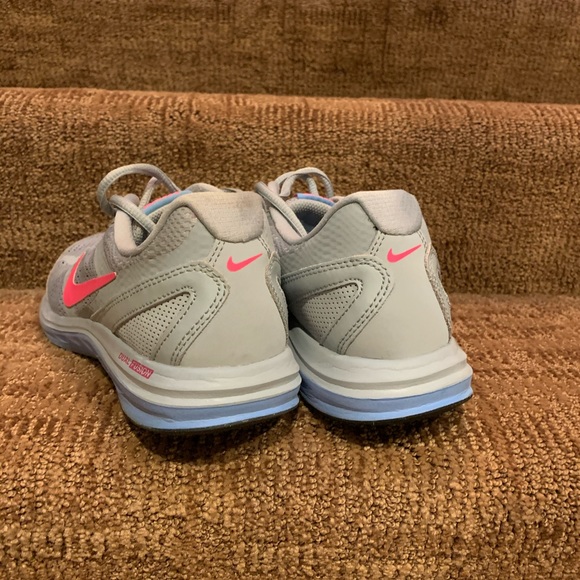 Women’s Nike Shoes - Picture 4 of 6